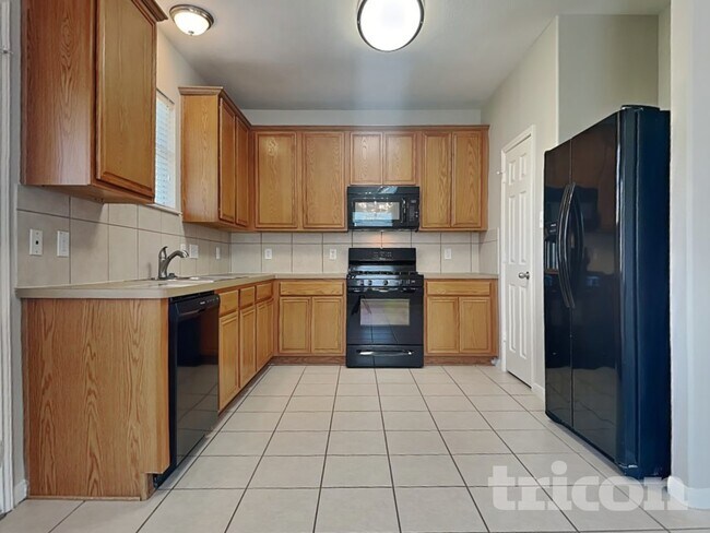 Foto del edificio - 2011 Rycroft Dr