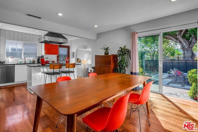 Foto del edificio - 4358 Lyceum Ave