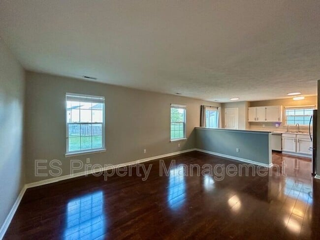 Foto del edificio - 6021 Morning Dove Dr