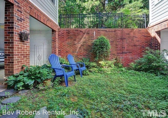 Building Photo - 3 br, 2 bath House - 312 Lord Byron Court