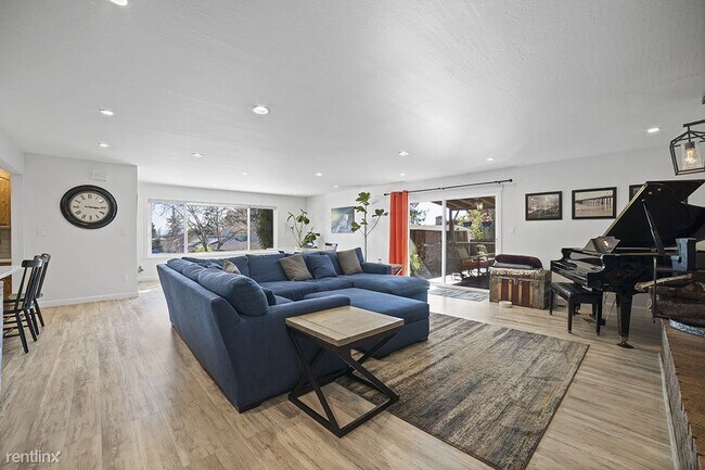 Foto del edificio - 3 br, 2 bath House - 19000 Mayberry Drive