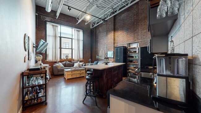 Foto del edificio - 1400 Rosa L Parks Blvd