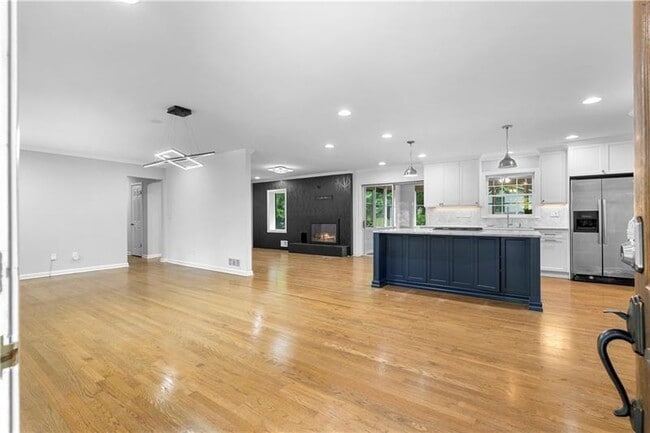 Building Photo - 2661 Fleur De Lis Pl