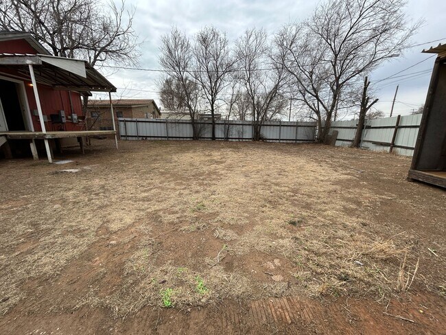 Foto del edificio - 609 E 6th St