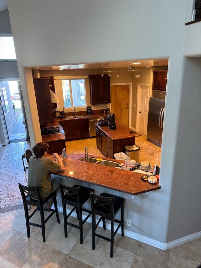 Foto del edificio - Large house on Art st!