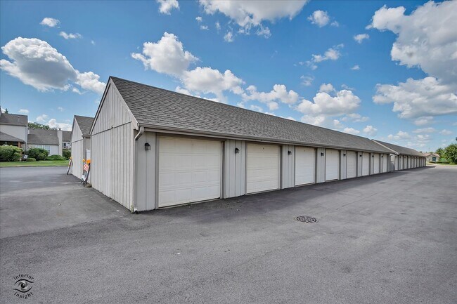 Foto del edificio - 608 Huntington Ct