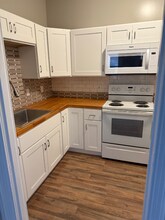 Building Photo - 206 Carlisle St