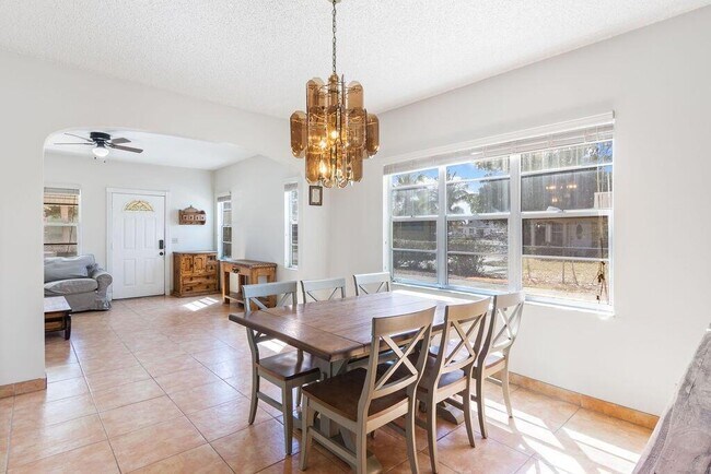 Foto del edificio - 509 Plymouth Rd