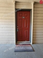 Building Photo - 1108 Chapel Creek Dr