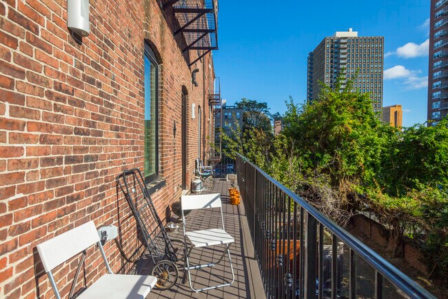 Building Photo - 25 Worthington St