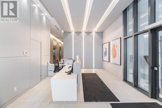 Photo du bâtiment - 30 Samuel Wood Wy