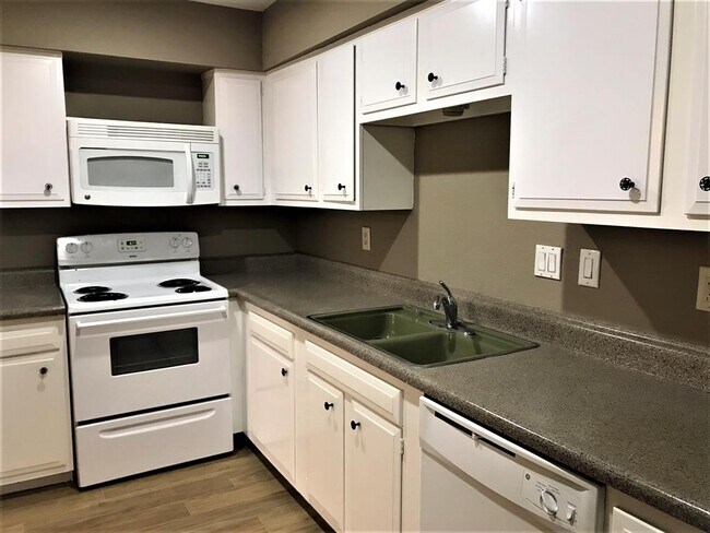 Building Photo - 13157 Clarewood Dr