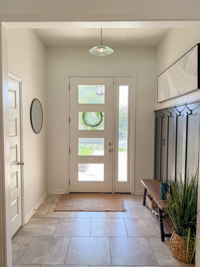 Building Photo - Available NOW!!!! This charming 1 story, 3...