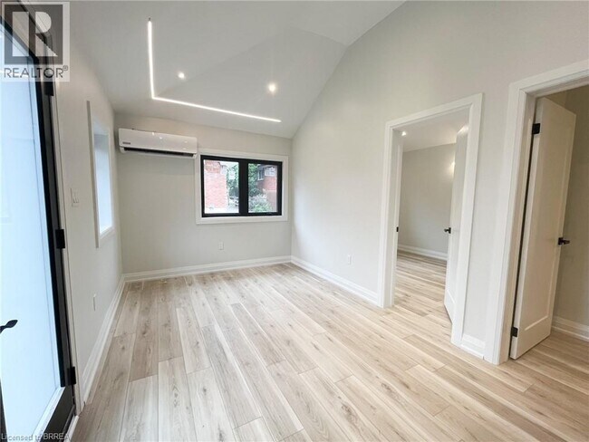 Photo du bâtiment - 110 Deschene Ave