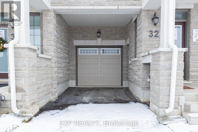 Photo du bâtiment - 32 Elmer Moss Ave