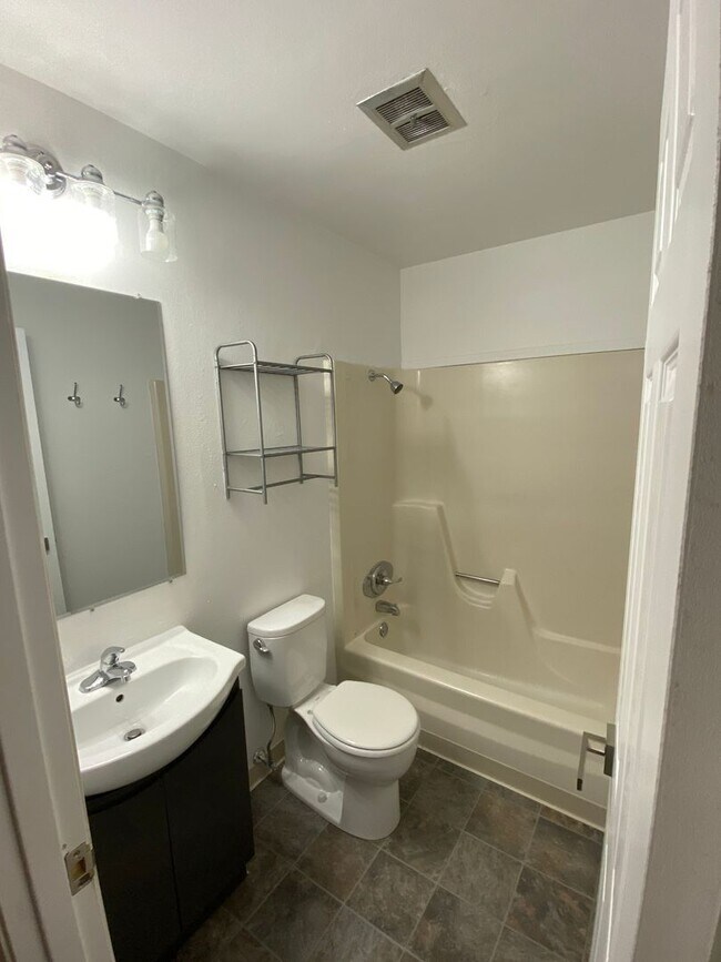 Foto del edificio - 405 E Southridge Rd