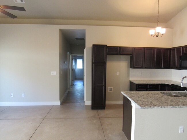 Foto del edificio - 3716 N Tyler Ct