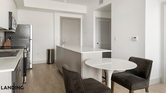 Foto del edificio - 1155 NE 126th St