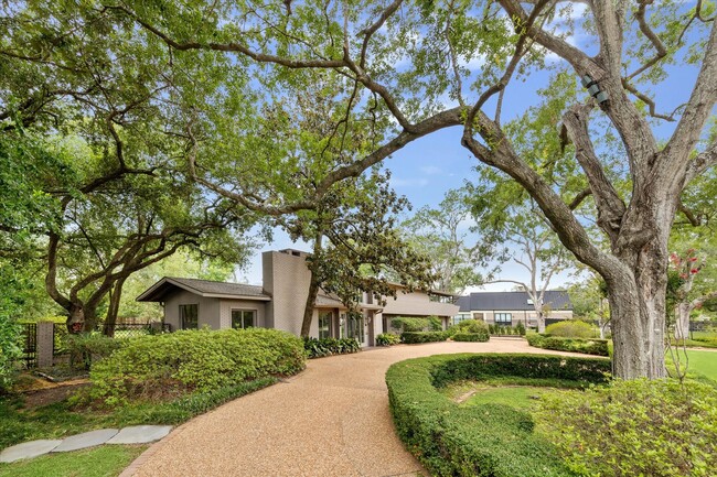 Building Photo - 626 Rocky River Rd