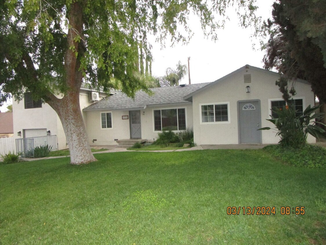 Primary Photo - East Bakersfield Ready to Move In House wi...