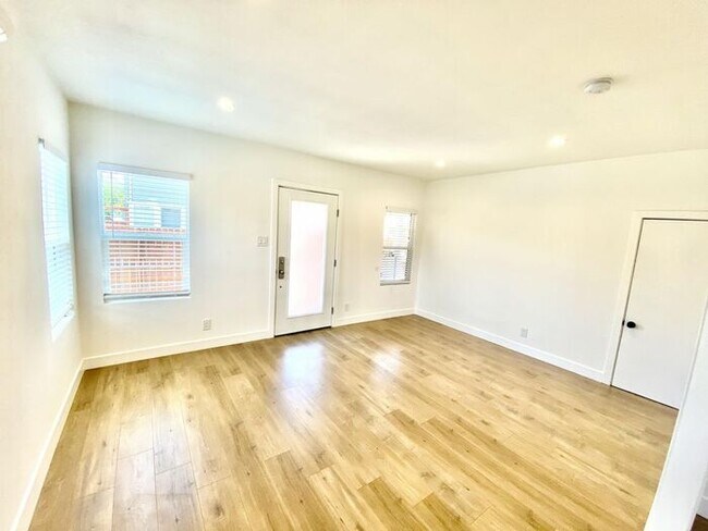 Building Photo - Newly Refurbished Studio For Rent in Torrance