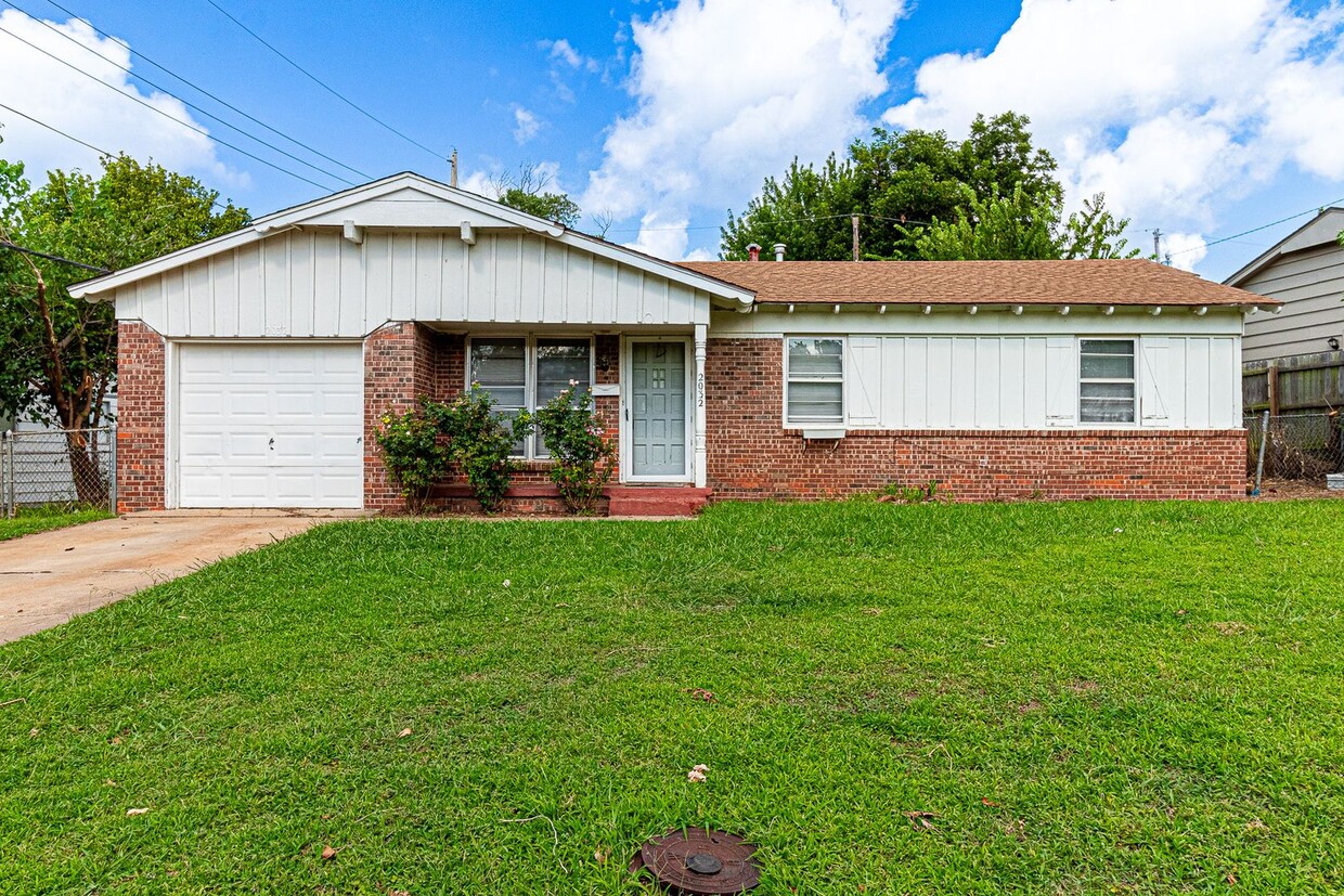 Primary Photo - 3 Bedroom 1.5 Bath in Midwest City