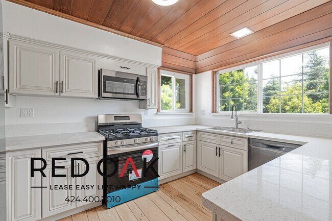 Foto del edificio - 360 S Linden Dr