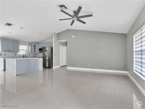Building Photo - 1526 NW 21st Pl