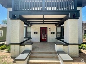 Building Photo - 3019 N Robinson Ave