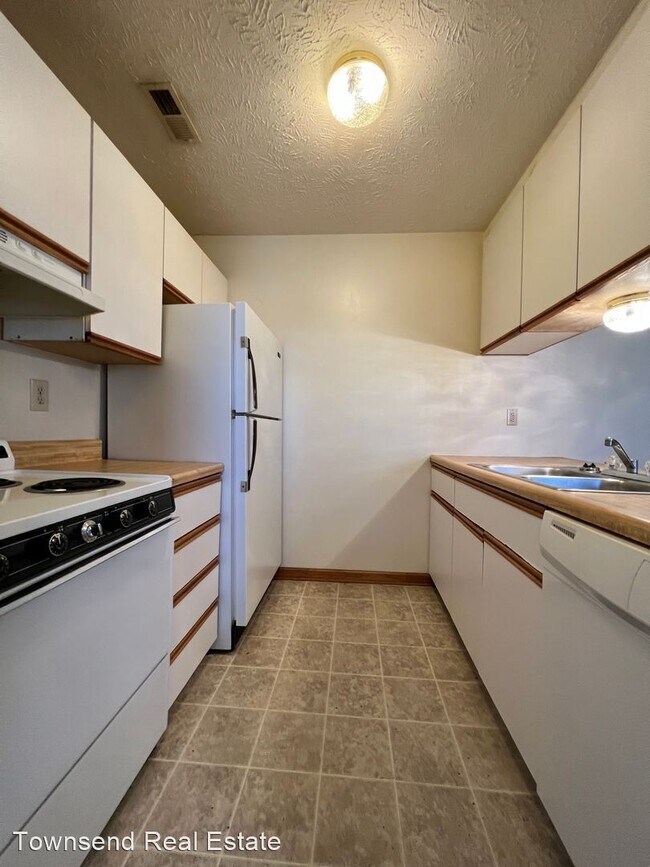 Building Photo - 1 br, 1 bath House - 1401C Ireland Dr