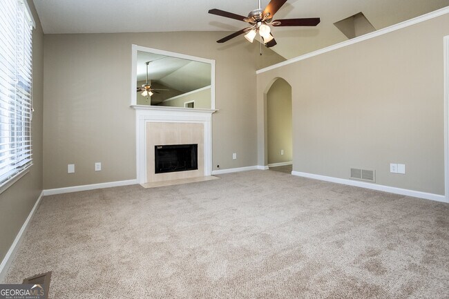 Foto del edificio - 6325 Holborne Ln