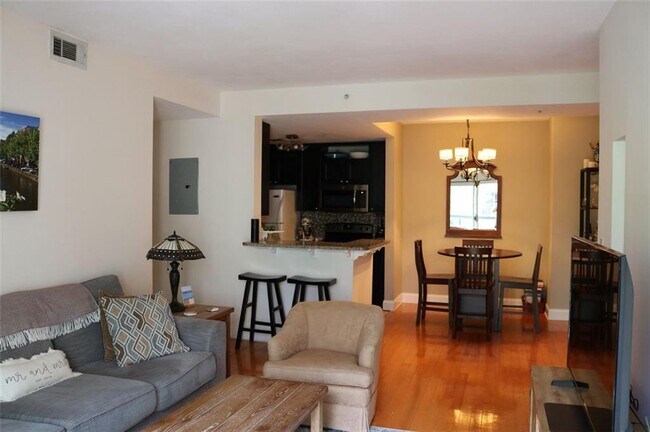 Foto del edificio - 1074 Peachtree Walk NE