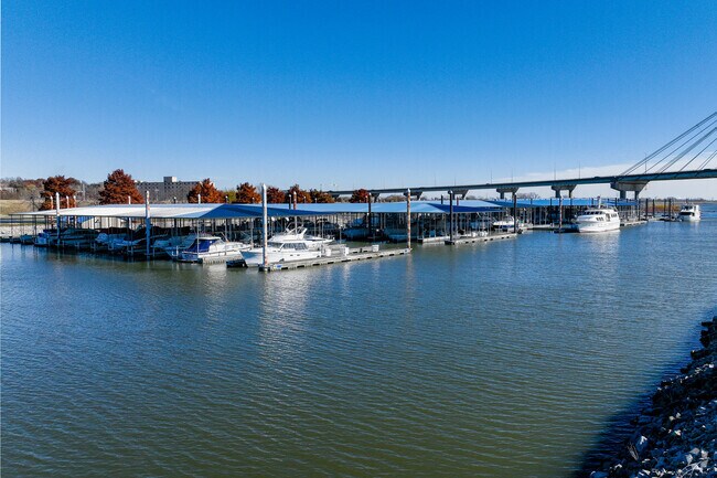 With riverfront marinas Alton is a popular place to take your boat out.