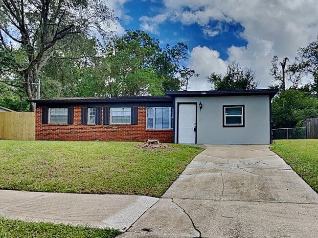 Building Photo - 877 Pinemeadow Cove