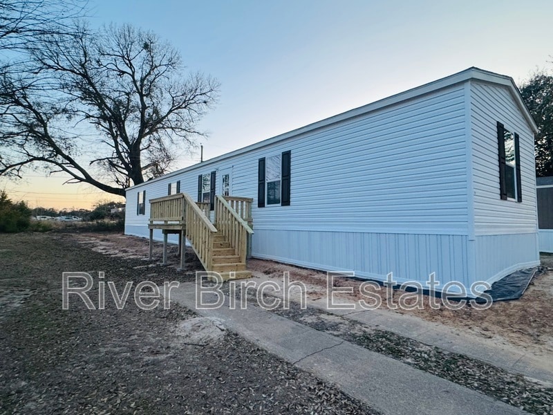 Foto principal - 12182 River Birch Estates