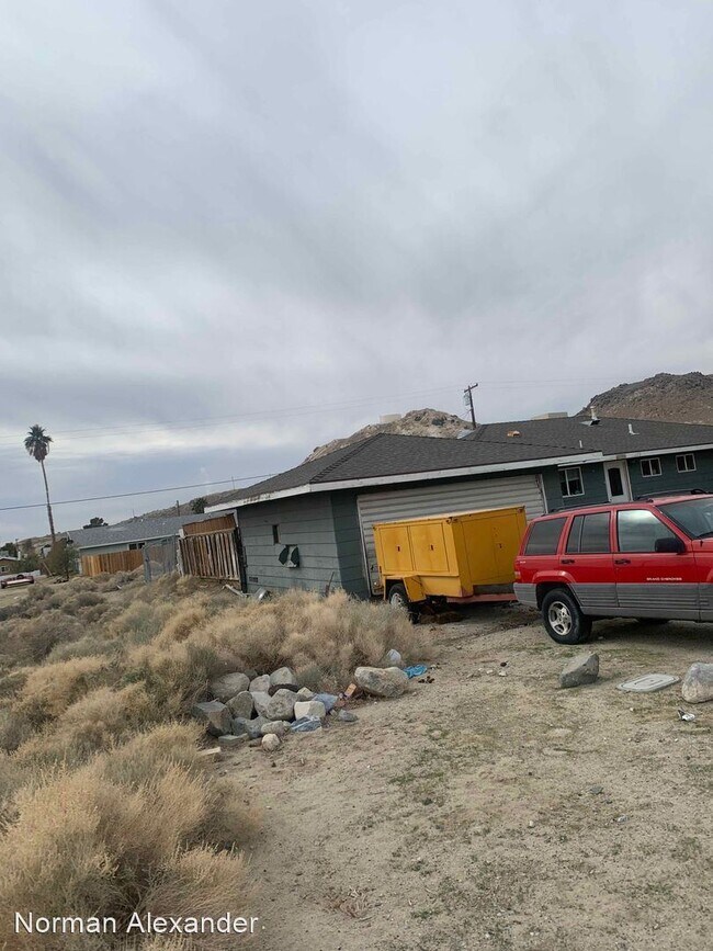 Building Photo - 3 br, 2 bath House - 13771 DOGWOOD ST