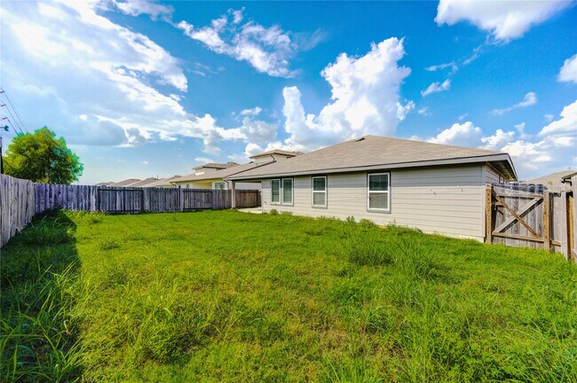 Building Photo - 1826 Sandy Trail Ln