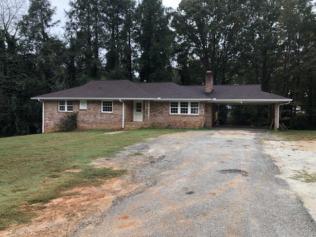 Building Photo - 818 Old Clemson Hwy
