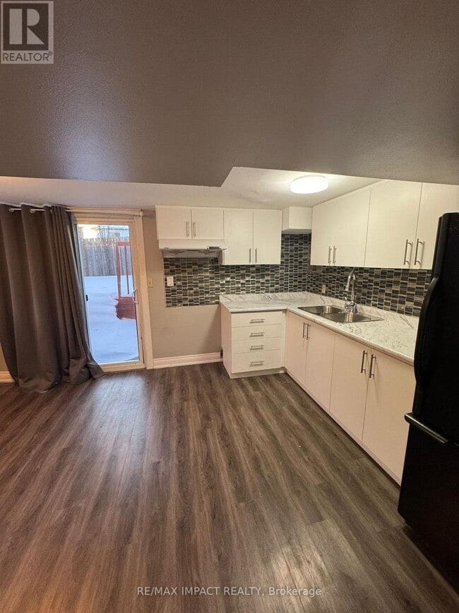 Building Photo - 332 Nina Ct