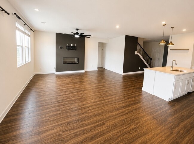 Foto del edificio - 330 Ellis Ln
