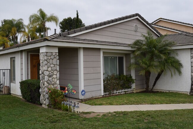 Building Photo - 620 Pantera Dr