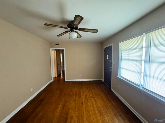 Foto del edificio - 2621 Scenic View Dr NW