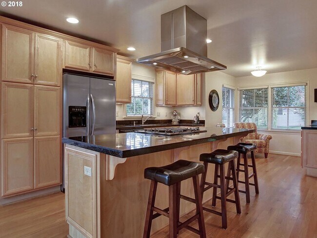 Building Photo - 7780 SW Maple Dr
