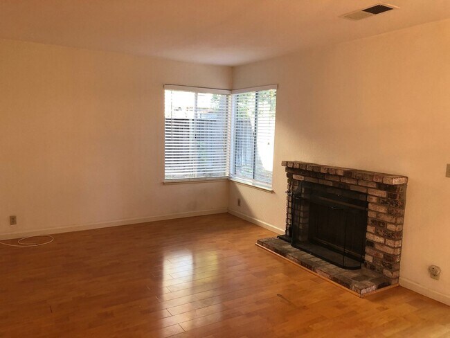 Building Photo - 4 bedrooms SFR in Blossom Valley, San Jose
