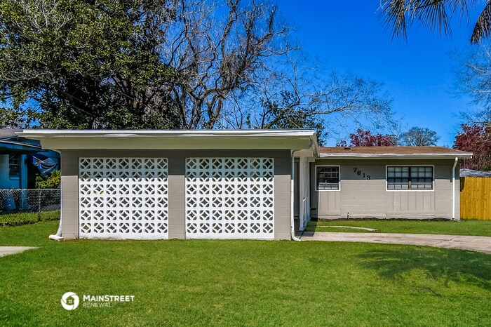 Primary Photo - 7613 Crest Dr N
