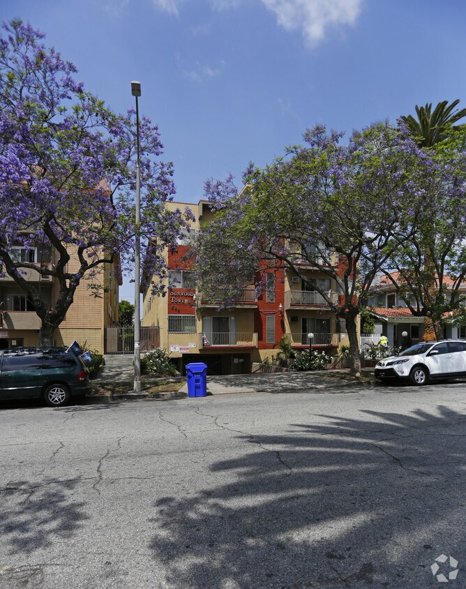Building Photo - Sunwood Towers