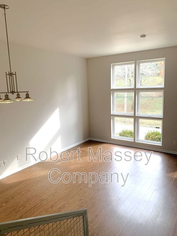 Building Photo - 2745 Grinstead Dr