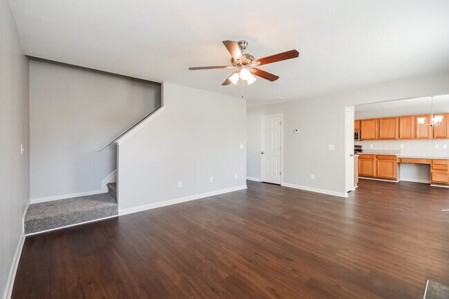 Foto del edificio - 290 Summit View Dr
