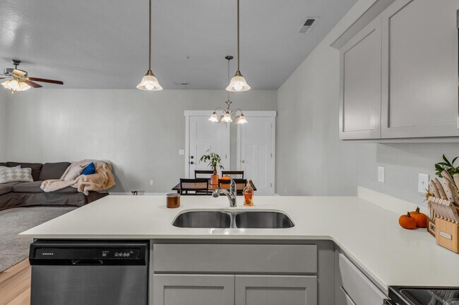 Foto del edificio - 14497 S Ronan Ln