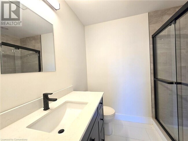Building Photo - 404 Forest Hill Dr